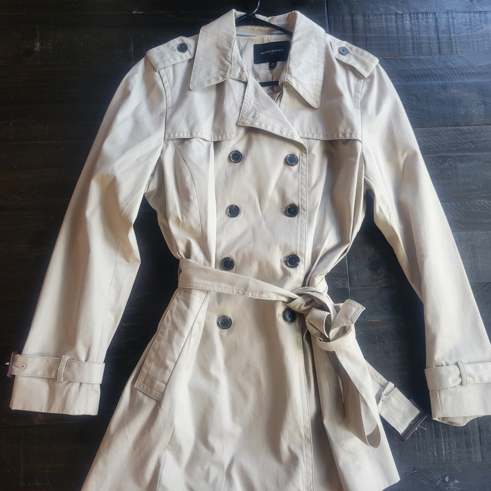 Banana Republic Classic Tan Trench Coat